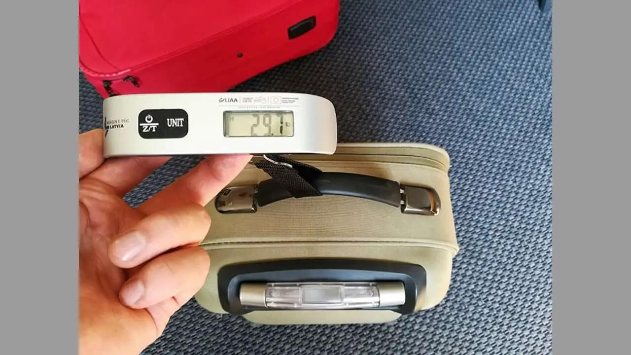How To Estimate The Weight Of Your Luggage Without A Scale