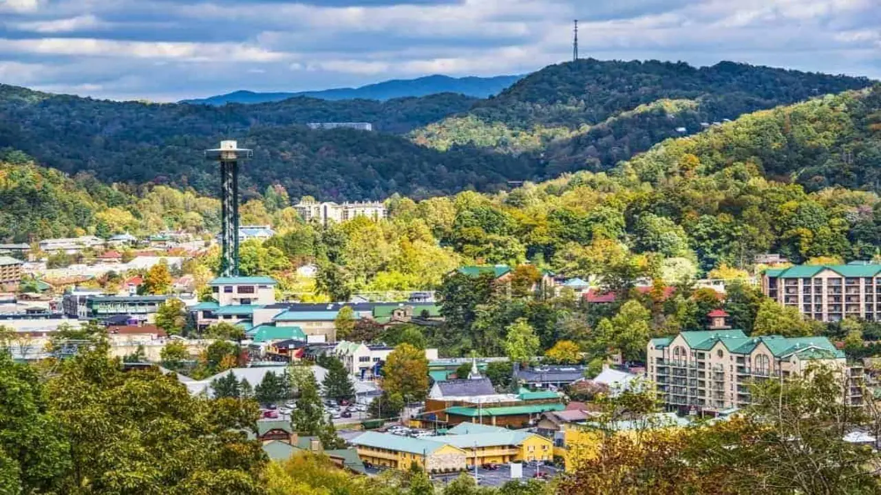 When Is Gatlinburg Least Crowded - The Best & Worst Times To Visit