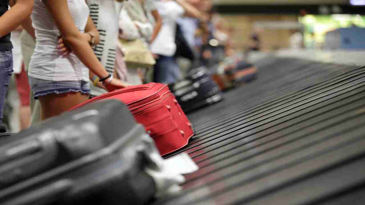 8 Astonishing Ways To Avoid Luggage Theft When Traveling
