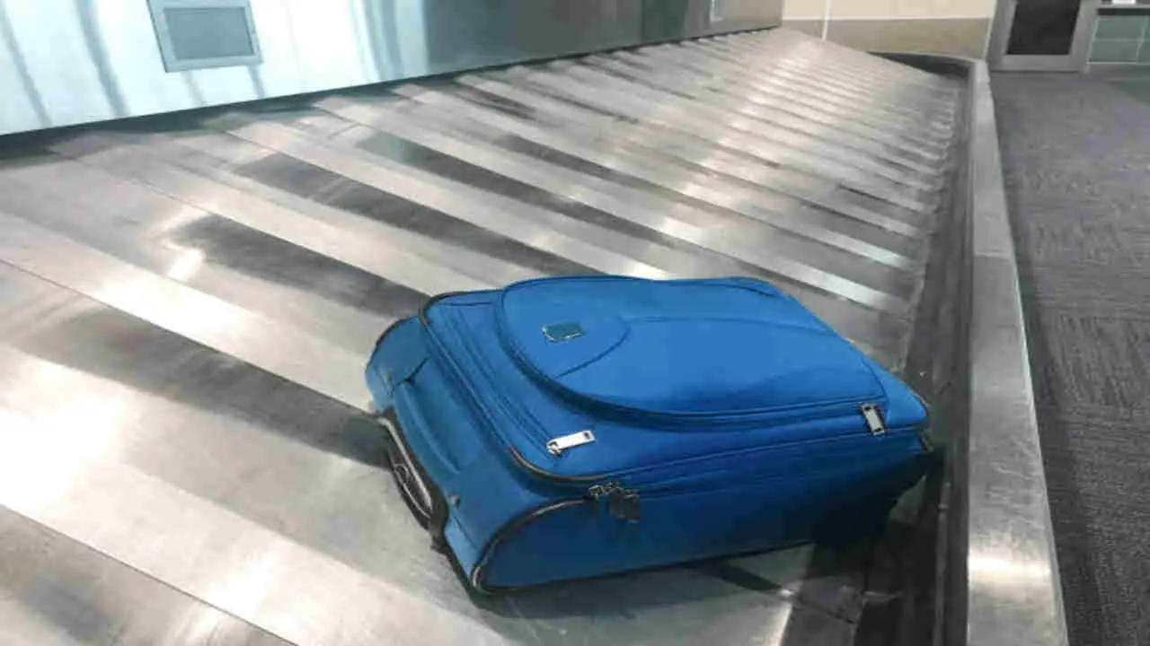 Zipper-Free Luggage
